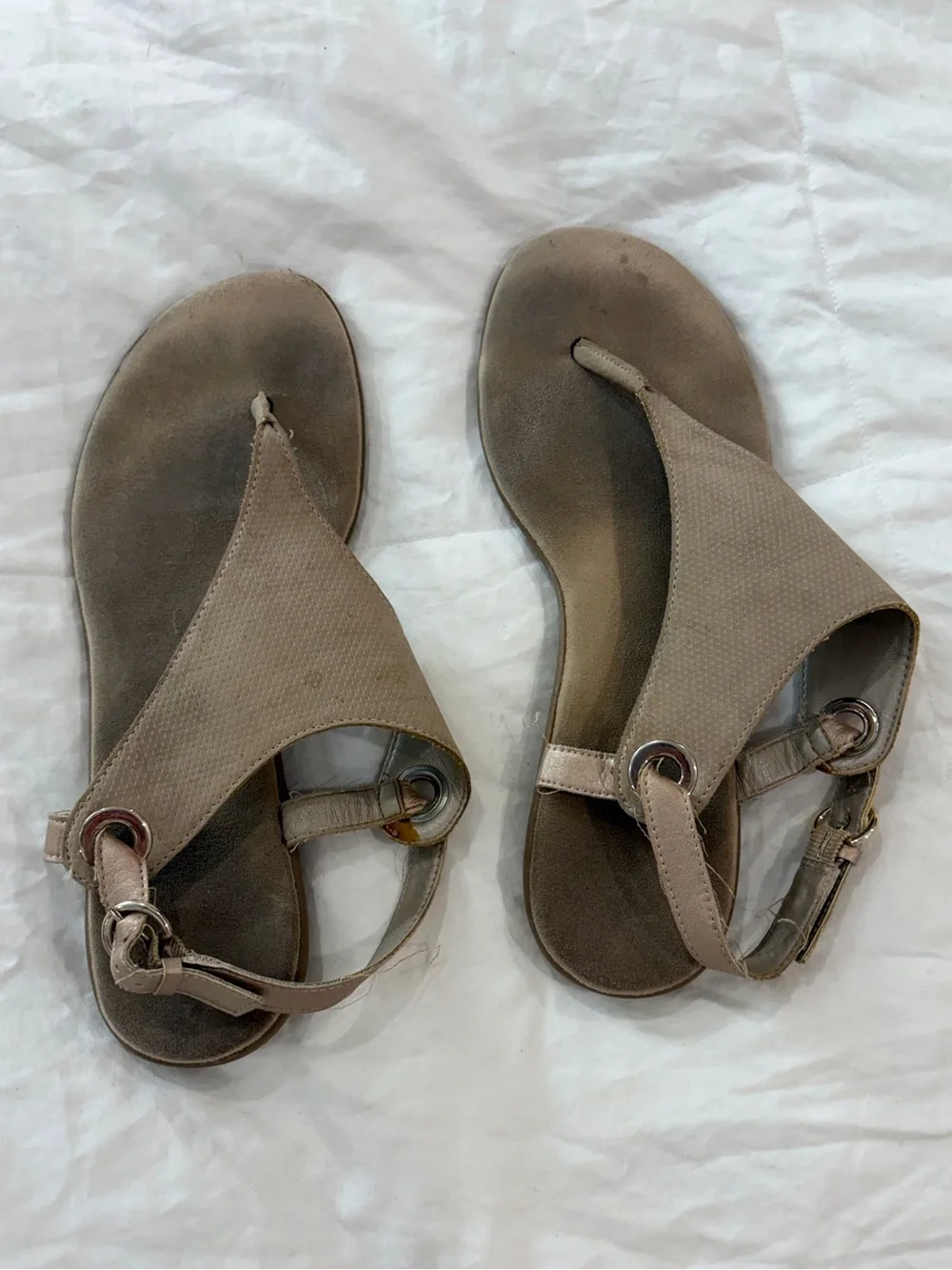 Women’s Taupe Leather Toe-Loop Sandals